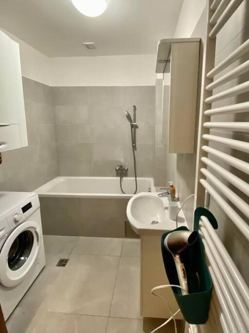 Spacious 2Br Apartment 6Min From Prague Castle! Екстериор снимка