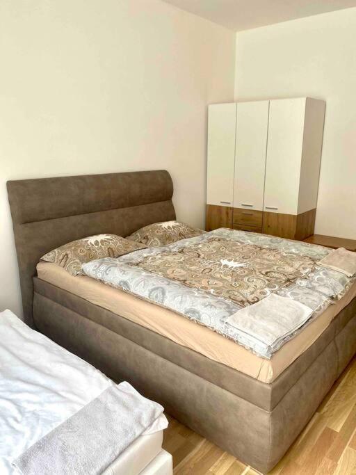 Spacious 2Br Apartment 6Min From Prague Castle! Екстериор снимка